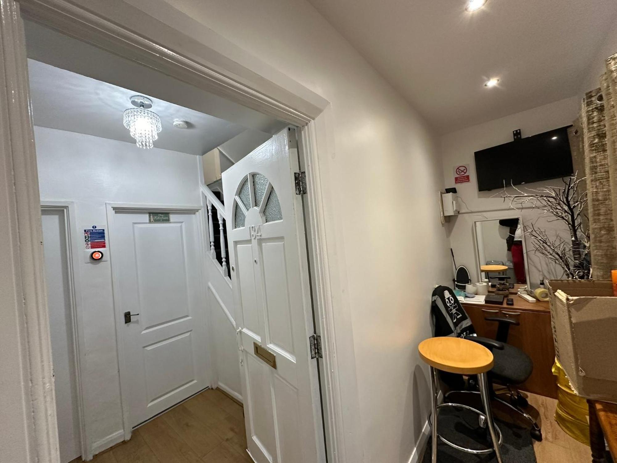 Luxury Ensuite 2Nd Studio Flat With Great Views In Keedonwood Road With Fully Own Bathroom Newly Added And Private Kitchenette Bromley Exterior photo