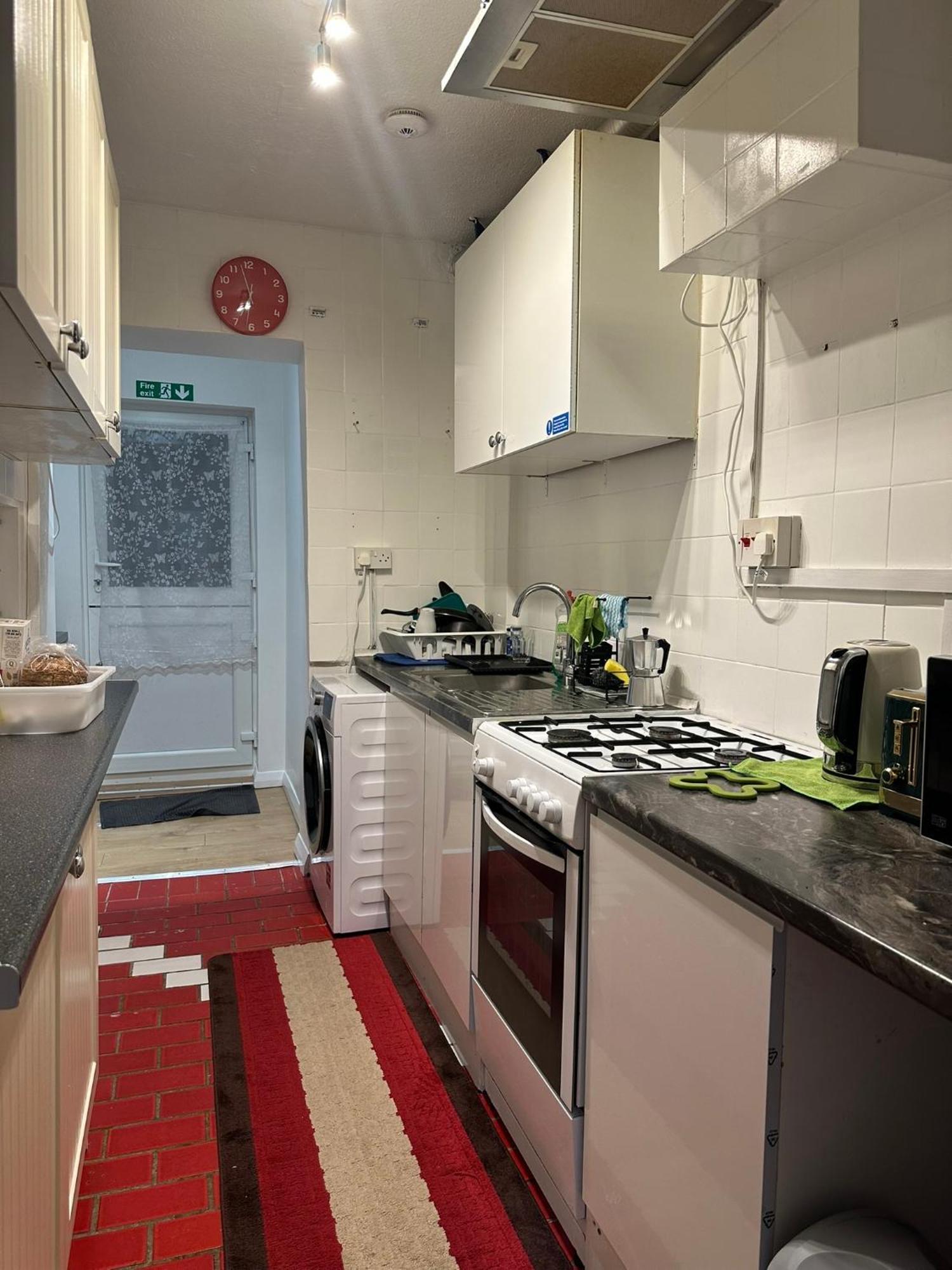 Luxury Ensuite 2Nd Studio Flat With Great Views In Keedonwood Road With Fully Own Bathroom Newly Added And Private Kitchenette Bromley Exterior photo